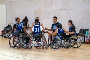 Paris basket fauteuil féminin