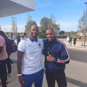 Abdoulaye Baldé avec Jacques au Campus PSG
